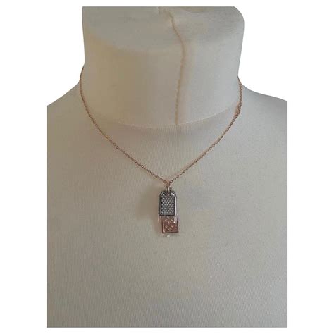 collar louis vuitton hombre